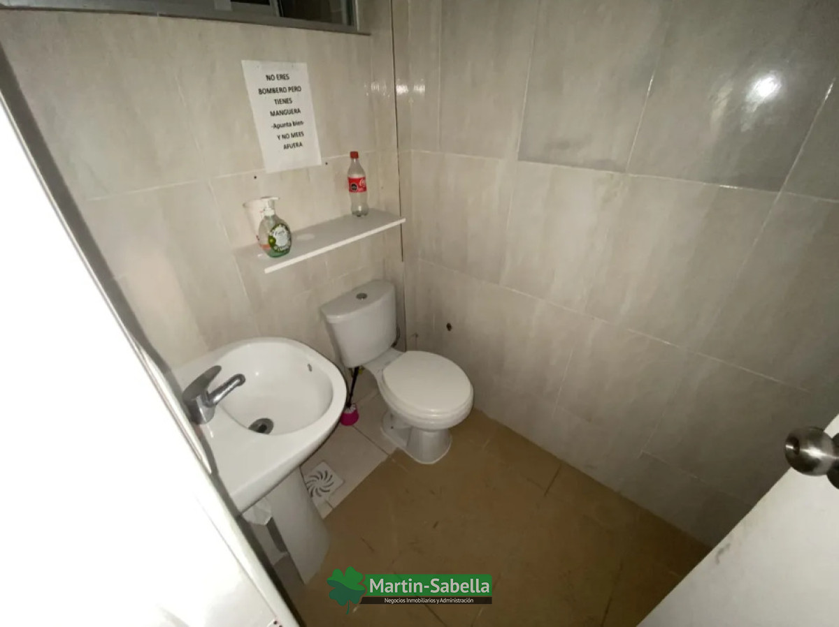 Local Comercial ID.523/Local-en-Alquiler--Brazo-Oriental- - Local en Alquiler - Brazo Oriental 