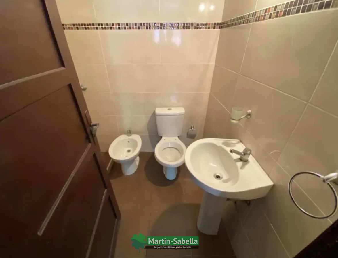 Local Comercial ID.167/Local-en-alquiler--Parque-Batlle- - Local en alquiler - Parque Batlle 