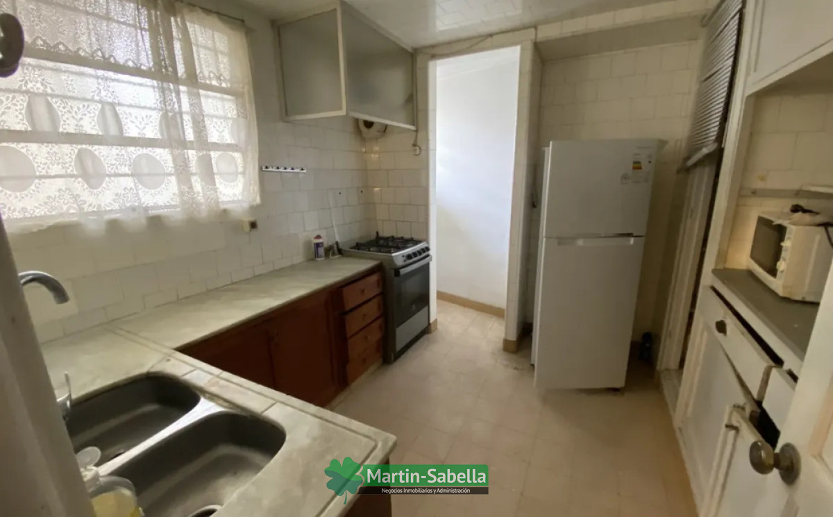 Local Comercial ID.483/Local-en-Alquiler--Pocitos- - Local en Alquiler - Pocitos 