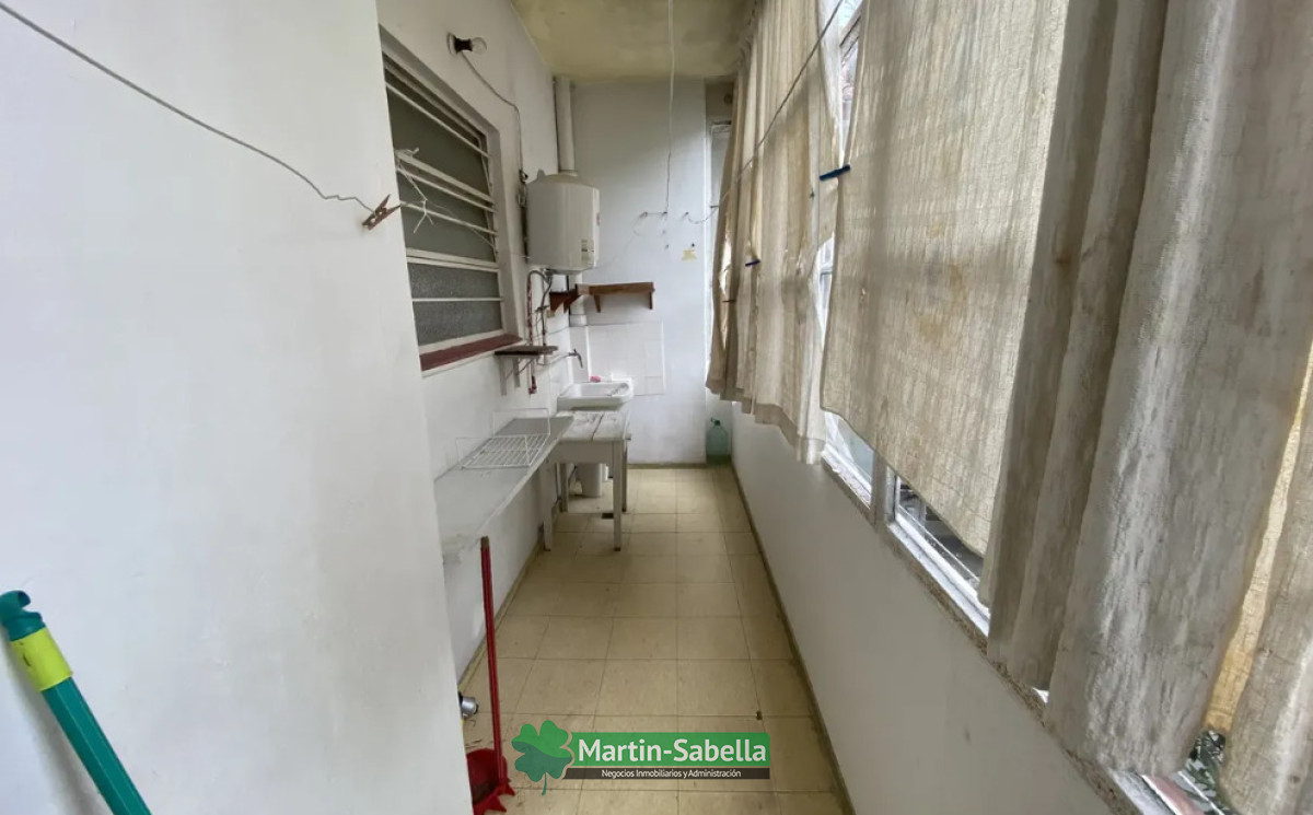 Local Comercial ID.483/Local-en-Alquiler--Pocitos- - Local en Alquiler - Pocitos 