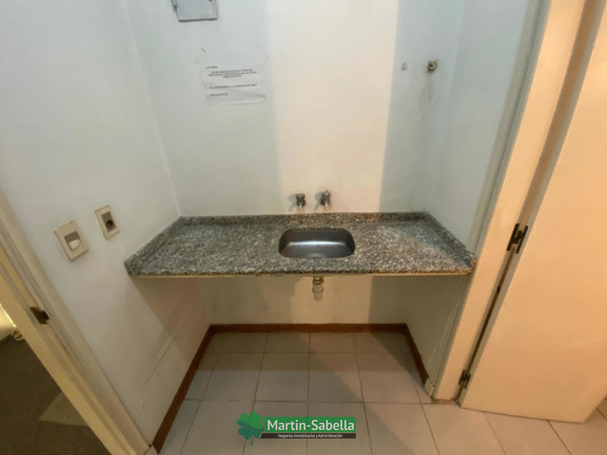 Oficina ID.72/Local-en-alquiler--Centro- - Local en alquiler - Centro 