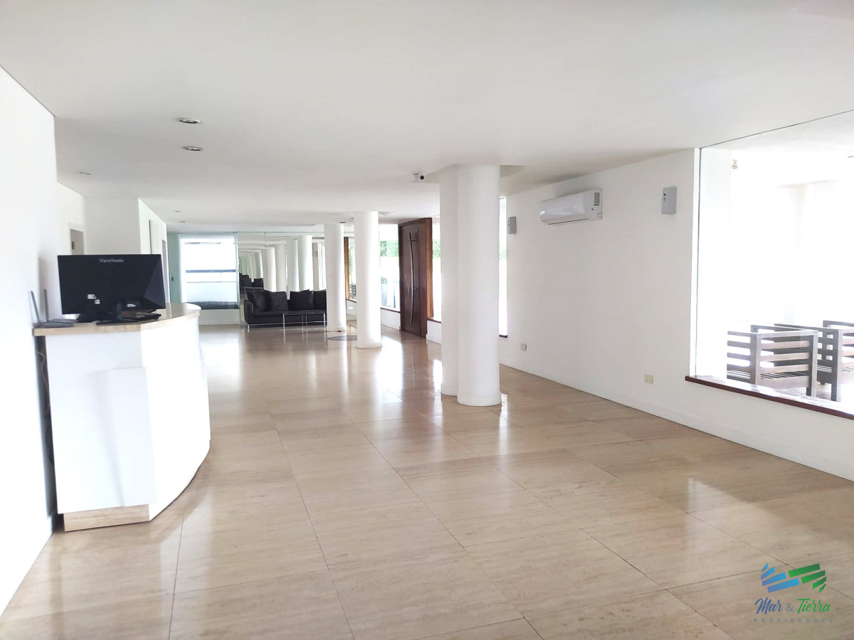 Apartamento ID.5594 - En Venta Apartamento 3 Dormitorios playa Brava, Rincón del Indio, Punta del Este,