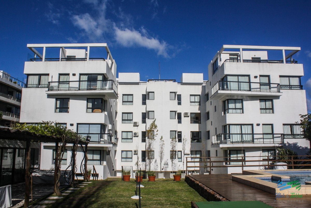 Apartamento ID.5594 - En Venta Apartamento 3 Dormitorios playa Brava, Rincón del Indio, Punta del Este,