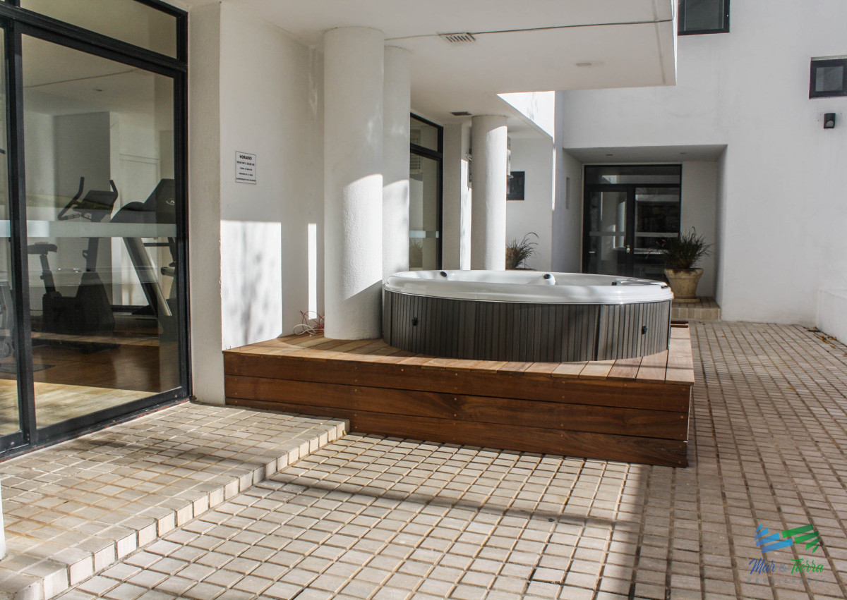 Apartamento ID.5594 - En Venta Apartamento 3 Dormitorios playa Brava, Rincón del Indio, Punta del Este,