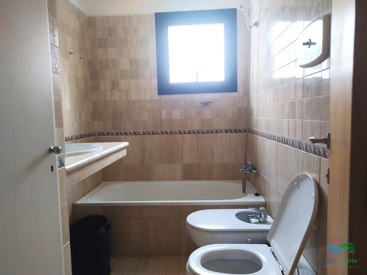 Apartamento ID.5594 - En Venta Apartamento 3 Dormitorios playa Brava, Rincón del Indio, Punta del Este,