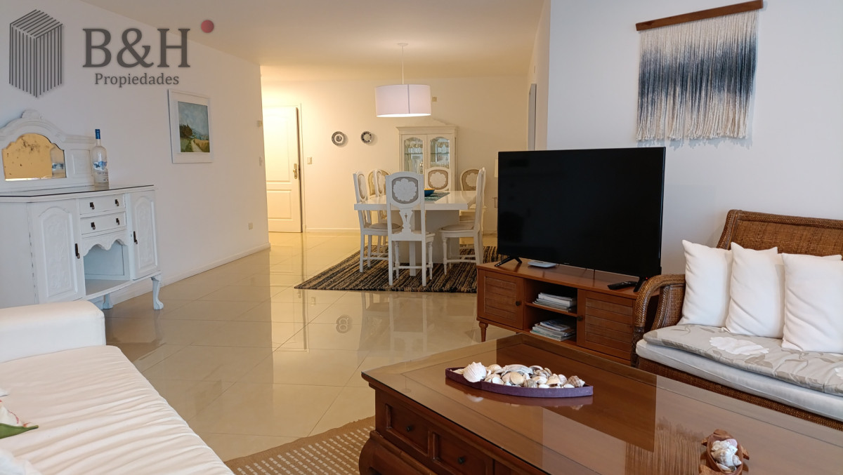 Apartamento ID.5236 - Venta Apartamento 3 Dormitorios mas dependencia playa Brava