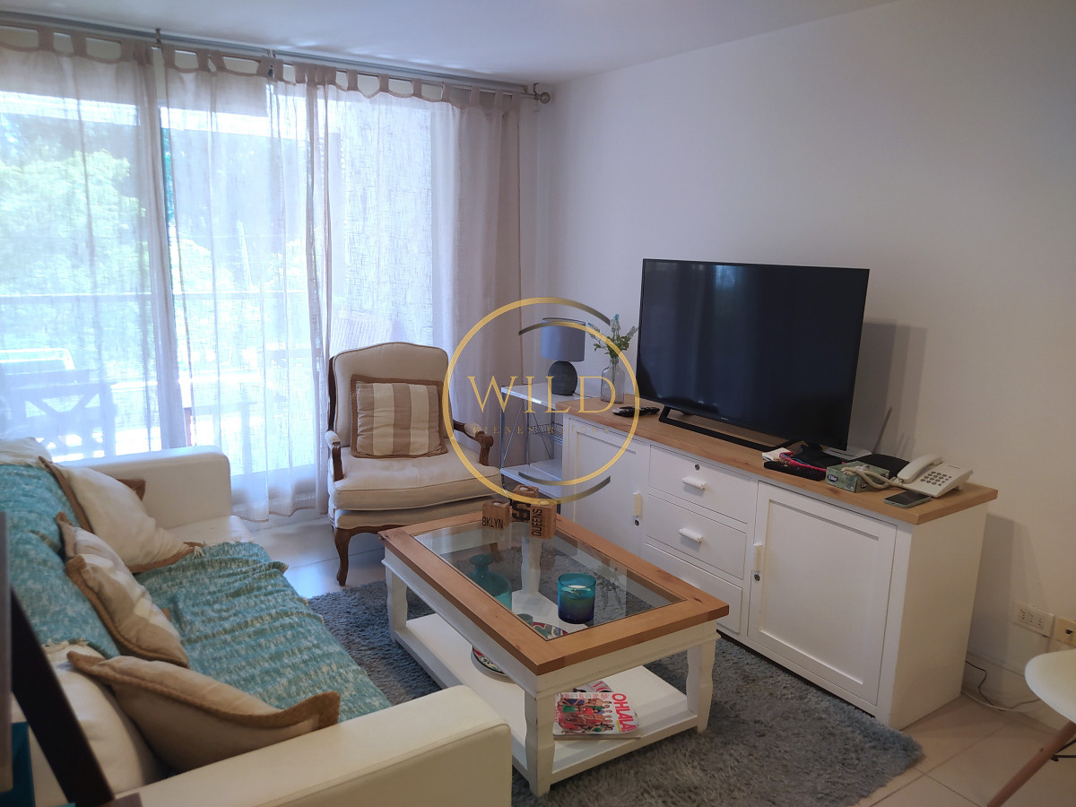 Apartamento ID.2410 - Venta Apartamento 2 Dormitorios garaje y servicios Edificio Unique