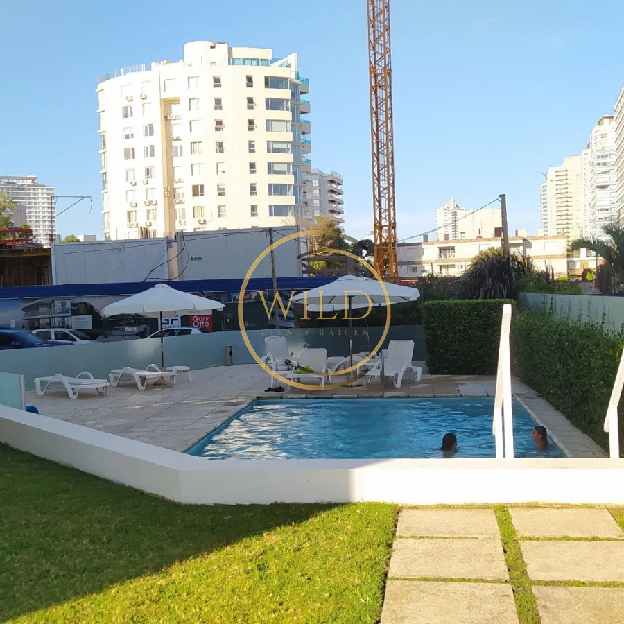 Apartamento ID.2412 - Venta Apartamento 3 Dormitorios mas dependencia playa Brava