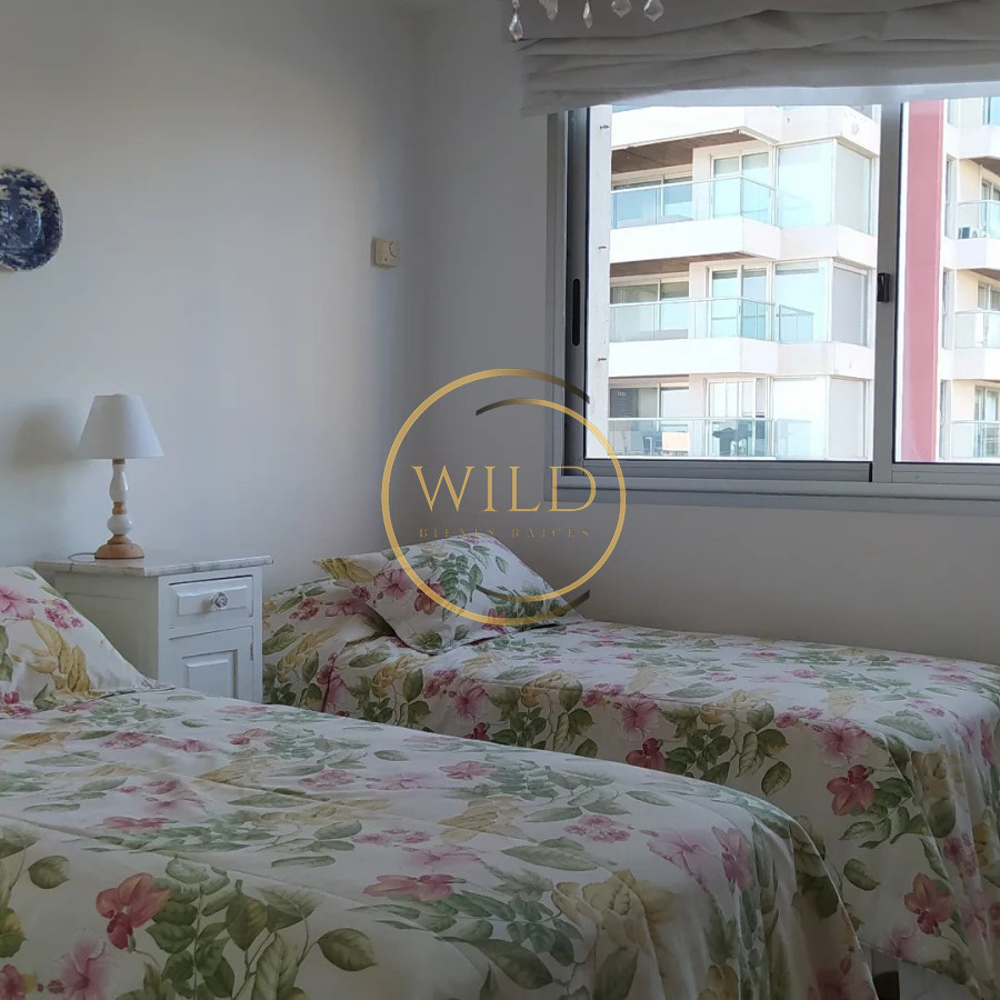 Apartamento ID.2412 - Venta Apartamento 3 Dormitorios mas dependencia playa Brava