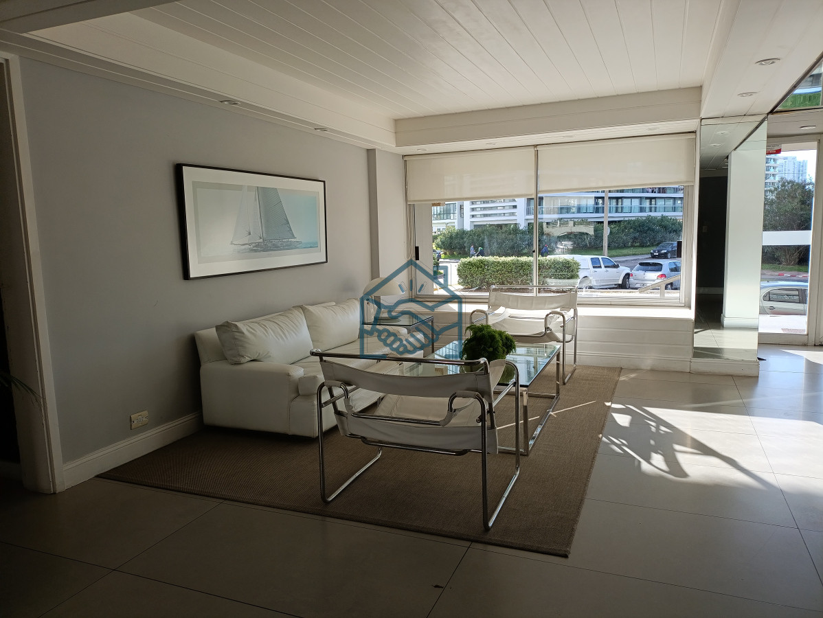 Apartamento ID.1399/Venta-apartamento-1-dormitorio-con-servicios-playa-brava - Venta apartamento 1 dormitorio con servicios playa brava