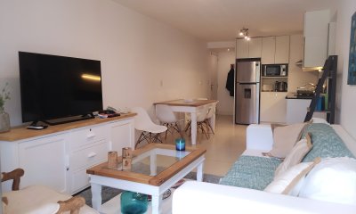 Venta Apartamento 2 Dormitorios garaje y servicios
