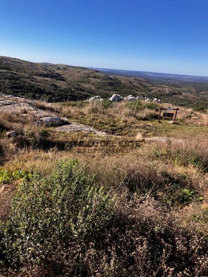 Chacra ID.247 - VENTA CHACRA 5 HAS SIERRAS CARAPE CON ARROYO