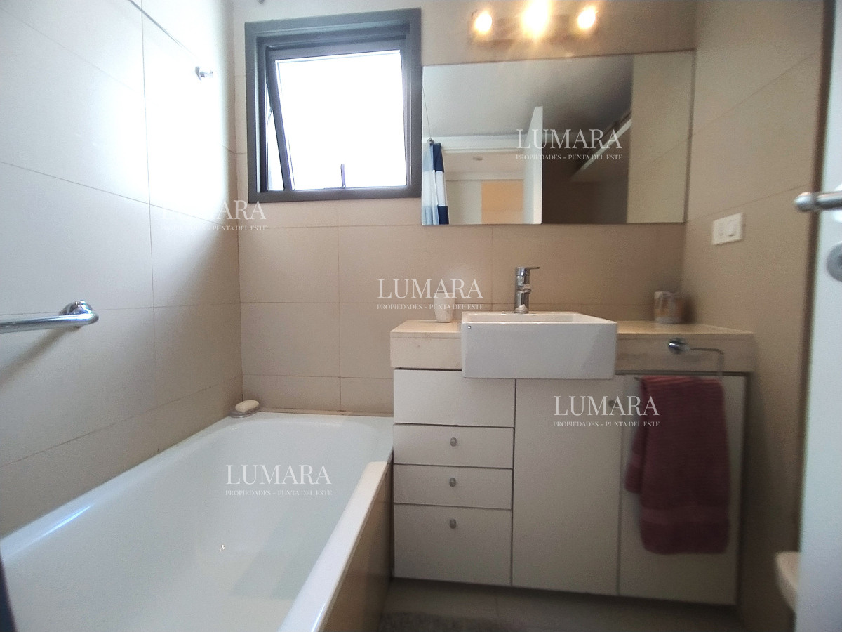 Apartamento ID.2820 - Venta Apartamento 2 Dormitorios garaje y servicios Edificio Unique
