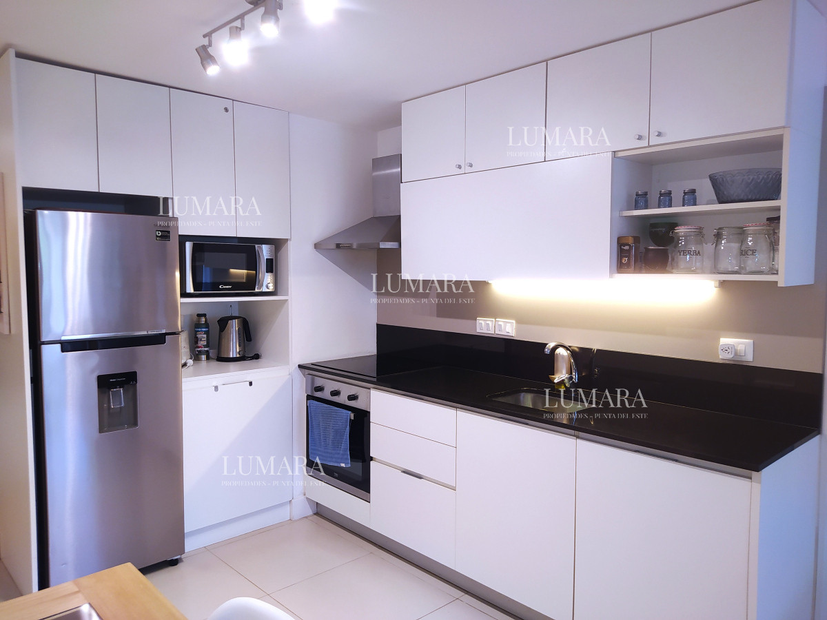 Apartamento ID.2820 - Venta Apartamento 2 Dormitorios garaje y servicios Edificio Unique