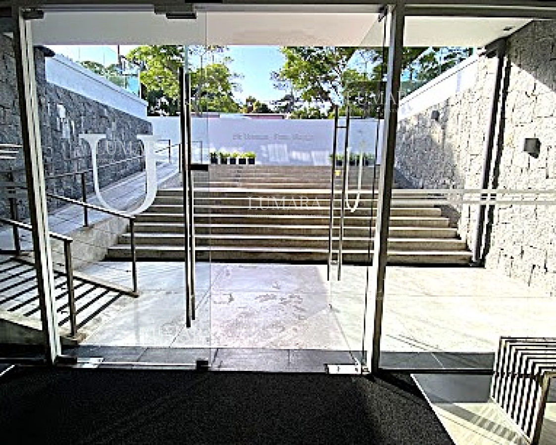 Apartamento ID.2119 - Venta 1 dormitorio edificio unique con  servicios piscina garaje