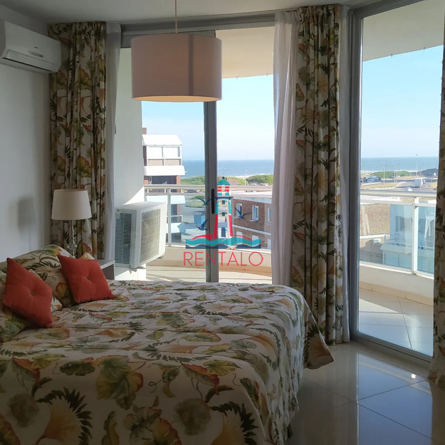 Apartamento ID.28 - Venta Apartamento 3 Dormitorios mas dependencia Punta del Este playa Brava