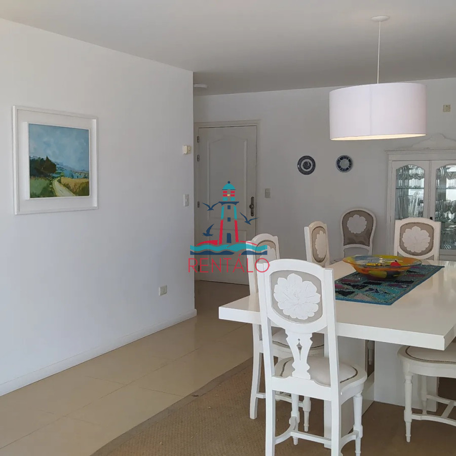 Apartamento ID.28 - Venta Apartamento 3 Dormitorios mas dependencia Punta del Este playa Brava