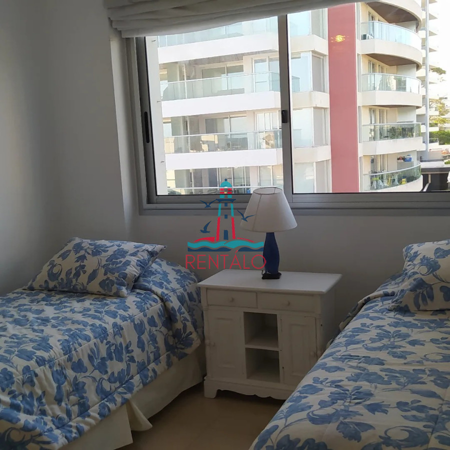 Apartamento ID.28 - Venta Apartamento 3 Dormitorios mas dependencia Punta del Este playa Brava