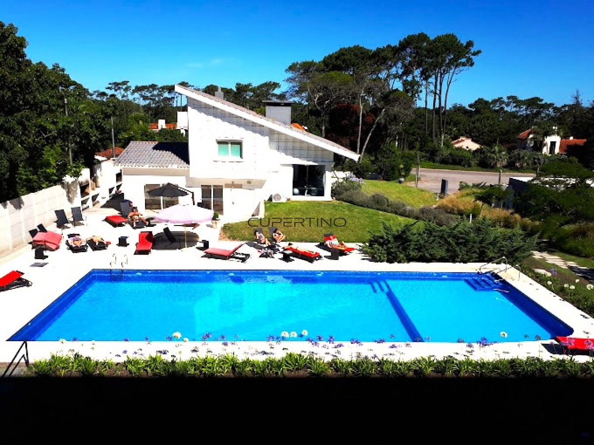 Apartamento ID.2423 - Venta 1 dormitorio edificio unique con  servicios piscina garaje
