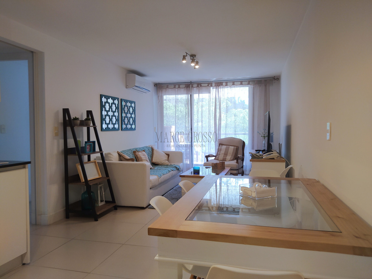 Apartamento ID.35 - Venta Apartamento 2 Dormitorios garaje y servicios Edificio Unique