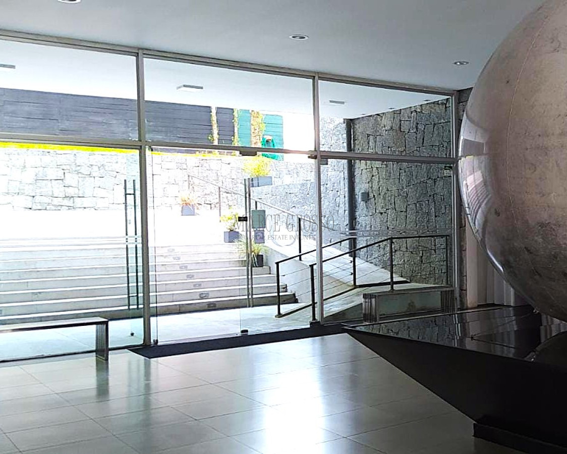 Apartamento ID.35 - Venta Apartamento 2 Dormitorios garaje y servicios Edificio Unique