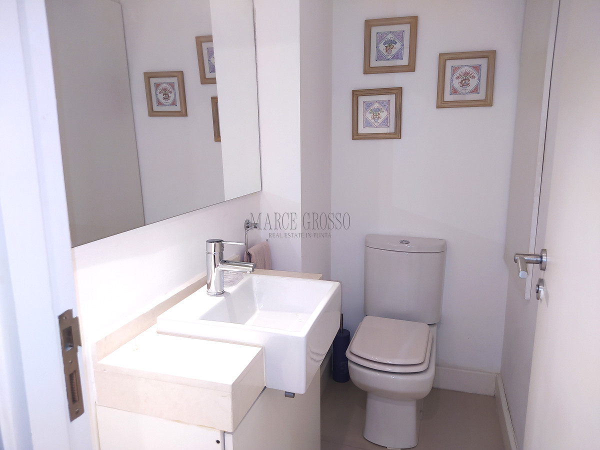 Apartamento ID.35 - Venta Apartamento 2 Dormitorios garaje y servicios Edificio Unique