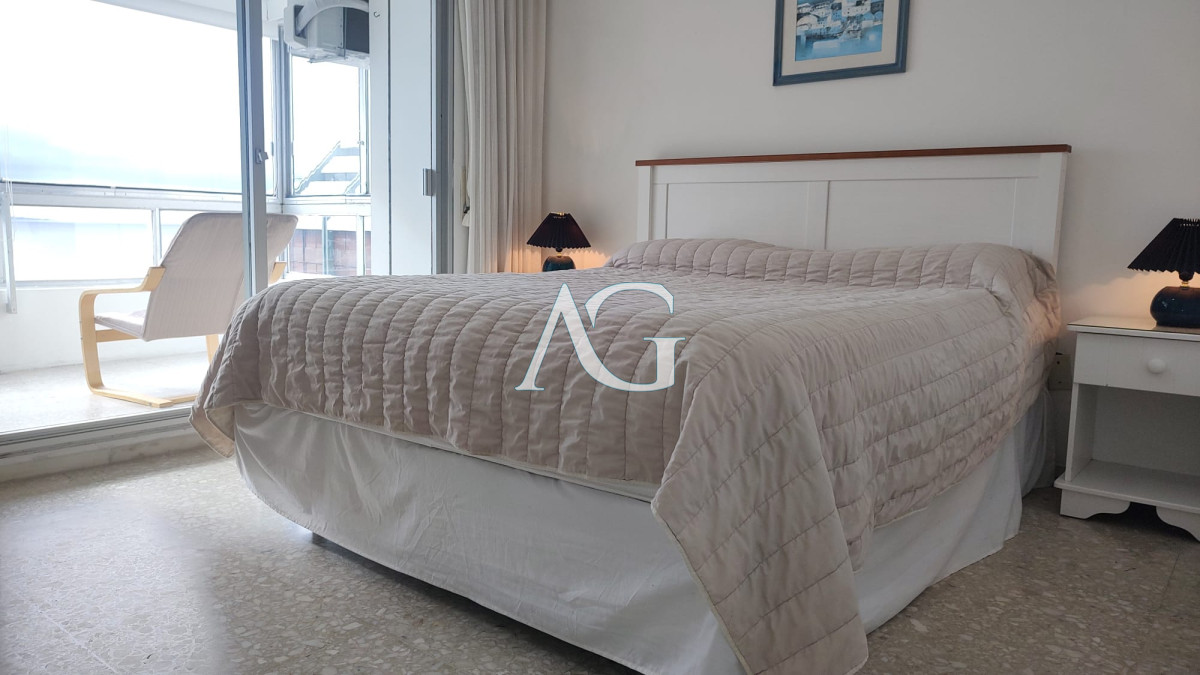 Apartamento ID.39 - Venta 2 dormitorios Peninsula, garage