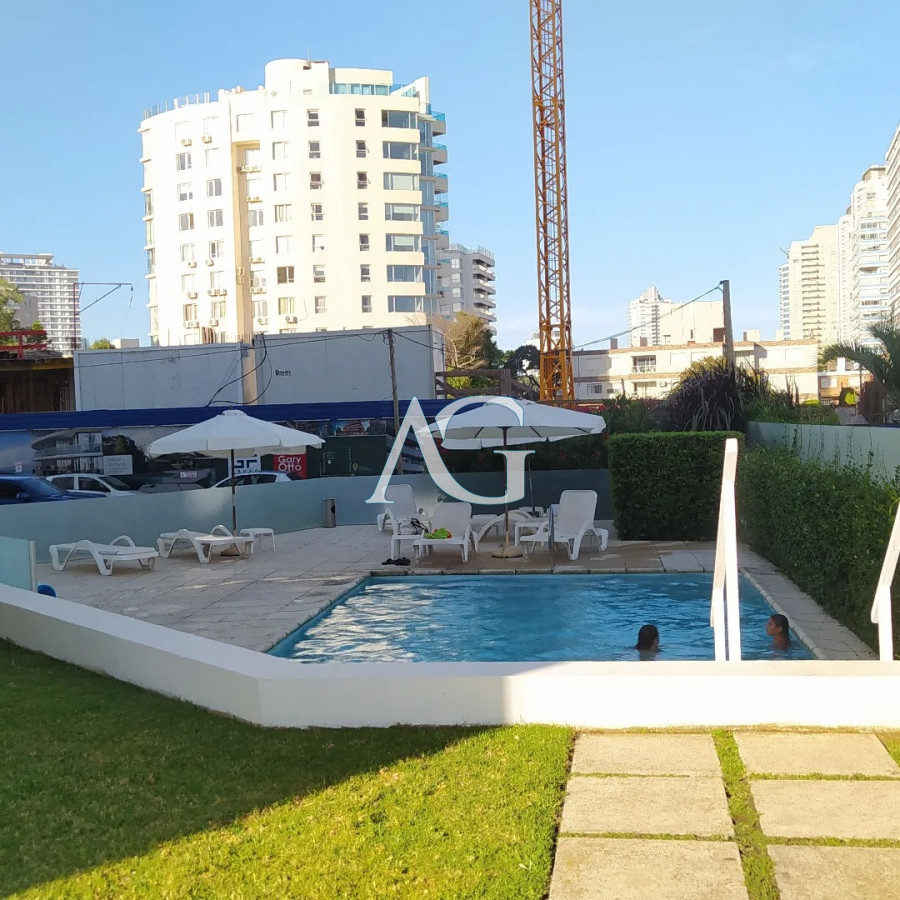 Apartamento ID.1 - Venta Apartamento 3 Dormitorios mas dependencia playa Brava