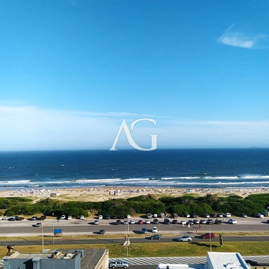 Apartamento ID.1 - Venta Apartamento 3 Dormitorios mas dependencia playa Brava