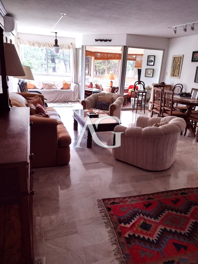 Apartamento ID.133 - Venta apartamento Roosevelt Center 4 dormitorios servicios