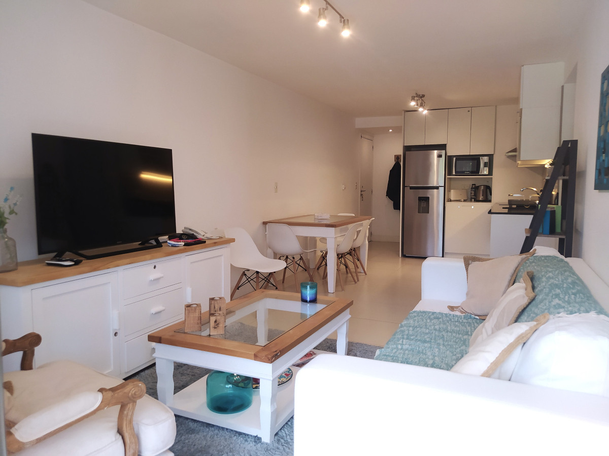 Venta Apartamento 2 Dormitorios garaje y servicios