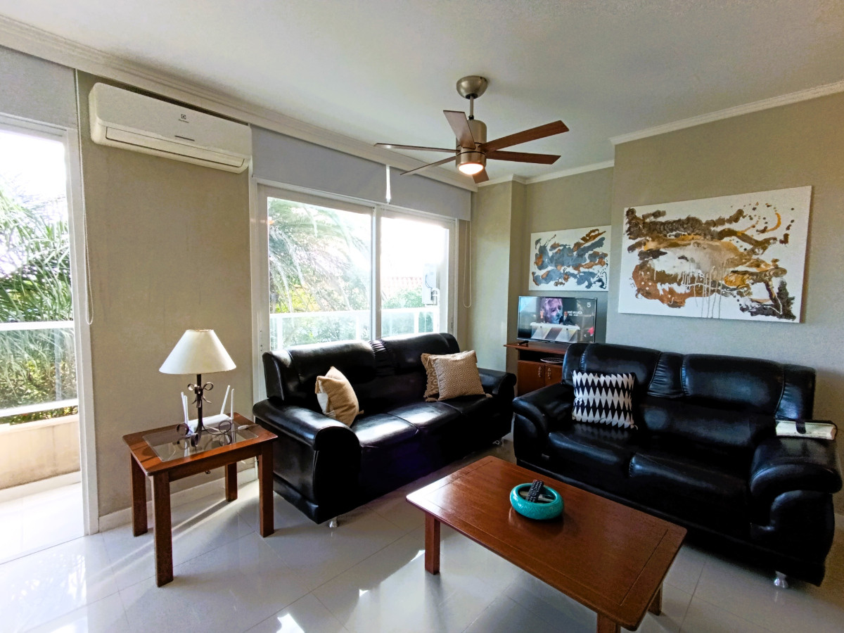 Venta apartamento 1 dormitorio con piscina terraza  parrillero garage