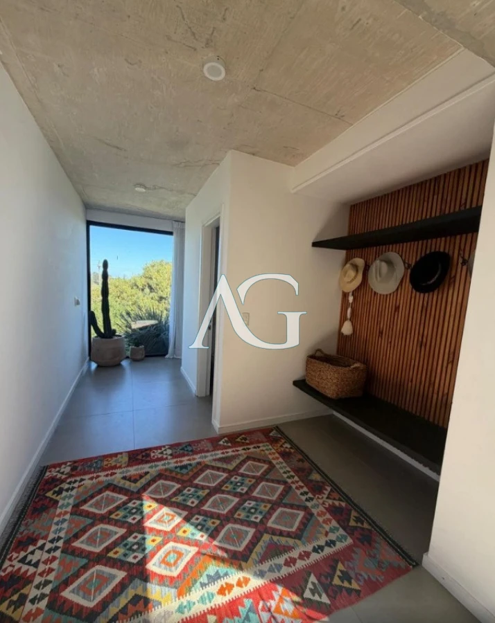 Casa ID.676 - Venta Casa De 4 Dormitorios En Pueblo Mio Piscina