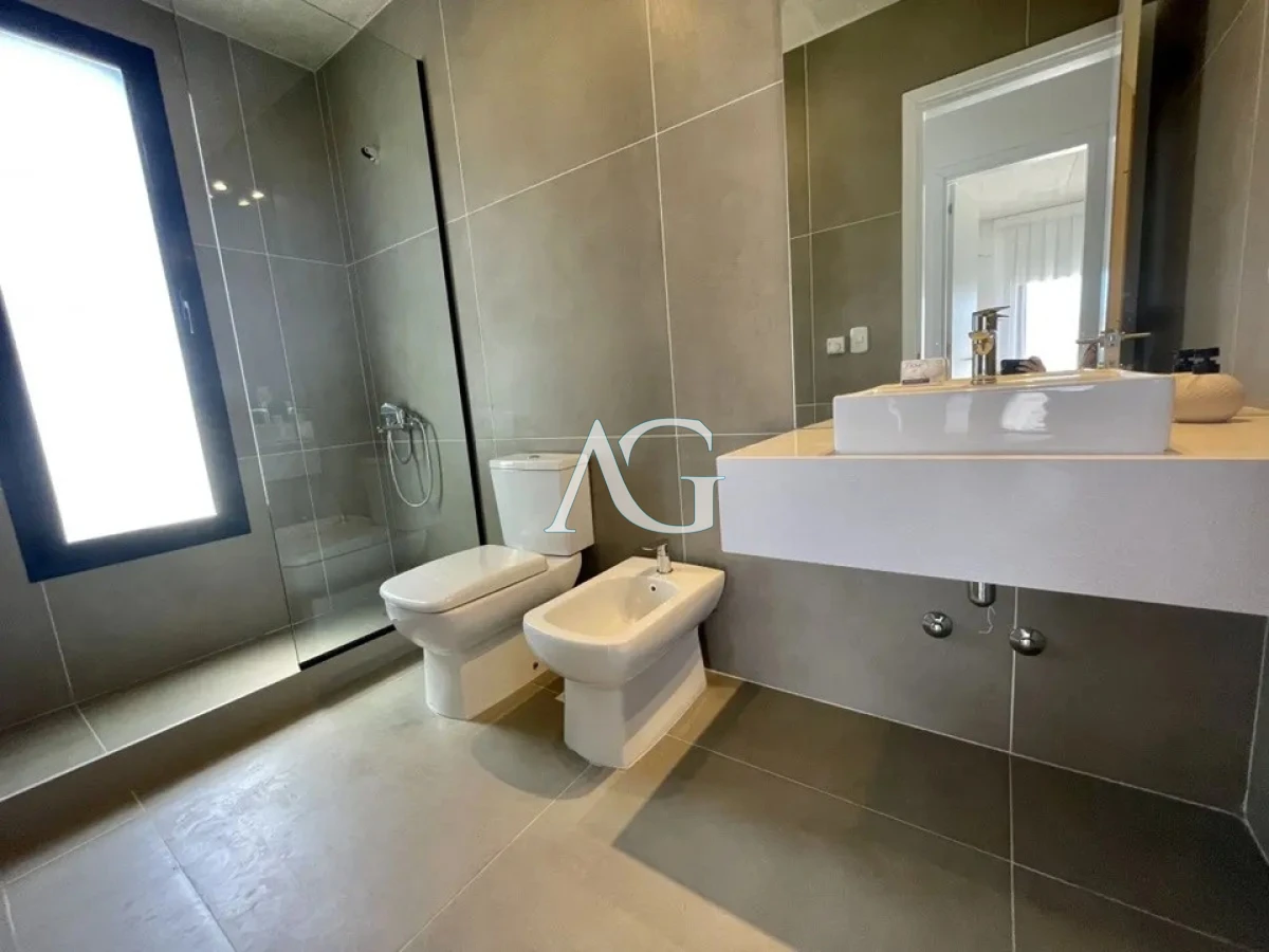 Casa ID.676 - Venta Casa De 4 Dormitorios En Pueblo Mio Piscina