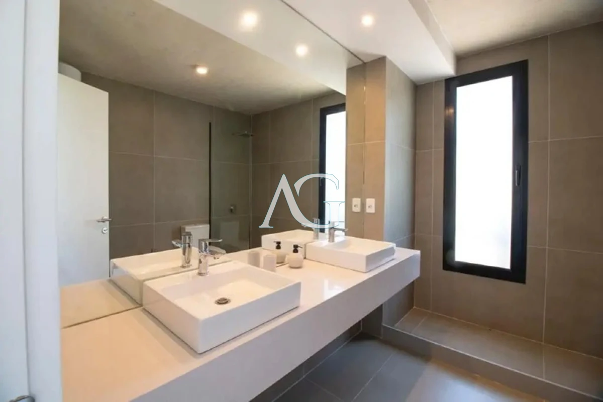 Casa ID.676 - Venta Casa De 4 Dormitorios En Pueblo Mio Piscina