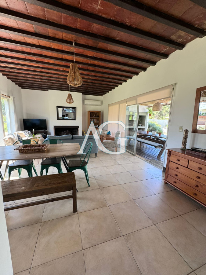 Casa ID.6 - Venta Casa 3 dormitorios La Barra con Piscina