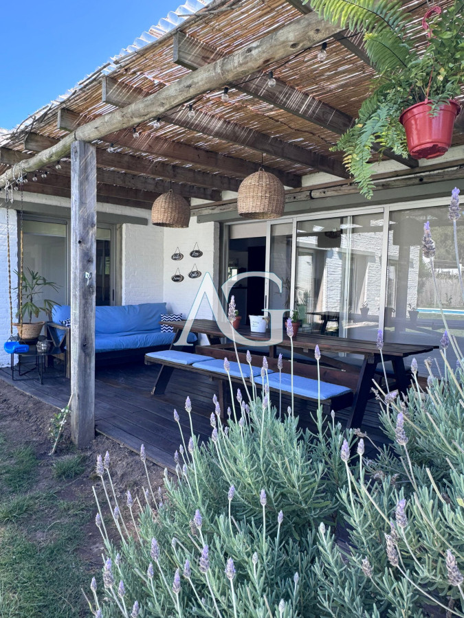Casa ID.6 - Venta Casa 3 dormitorios La Barra con Piscina
