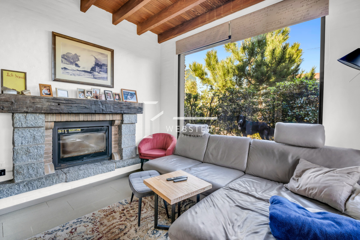 Casa ID.2332 - Casa en Venta en Playa Mansa P33 con 4 dormitorios (3 en suite) y 4 baños, Piscina y gran terreno a escasos 50mts del mar.