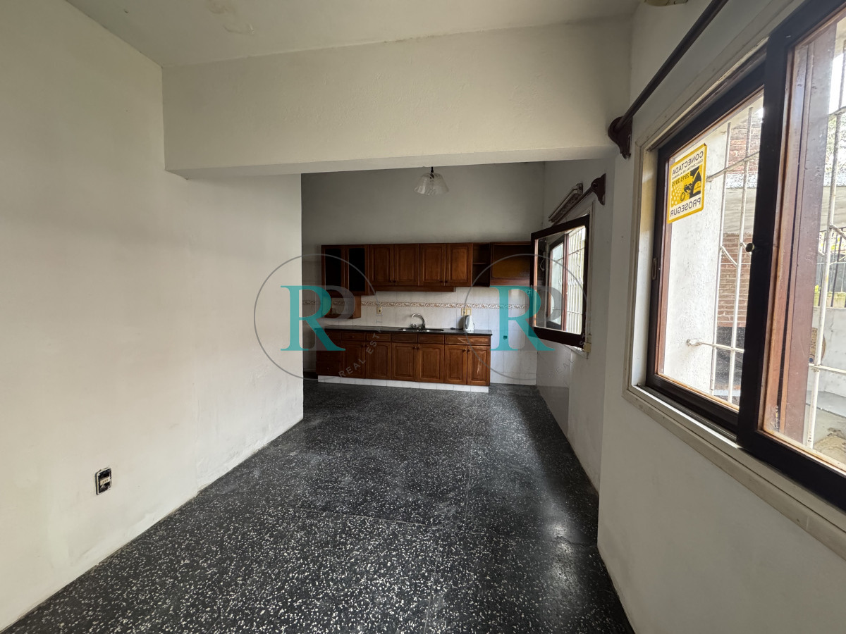 Casa ID.2730 - Venta Casa de 2 dormitorios cerca de playa mansa y servicios. 