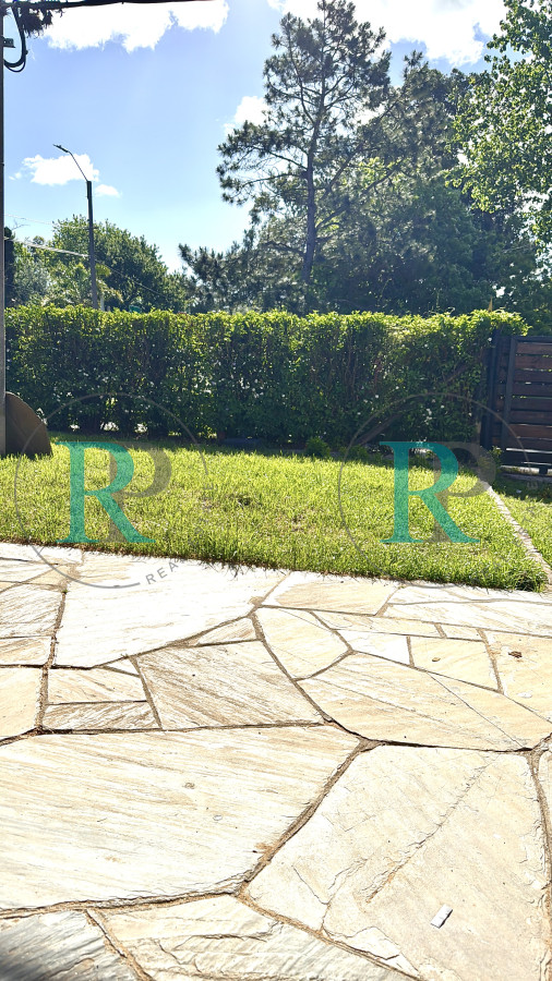 Casa ID.2730 - Venta Casa de 2 dormitorios cerca de playa mansa y servicios. 