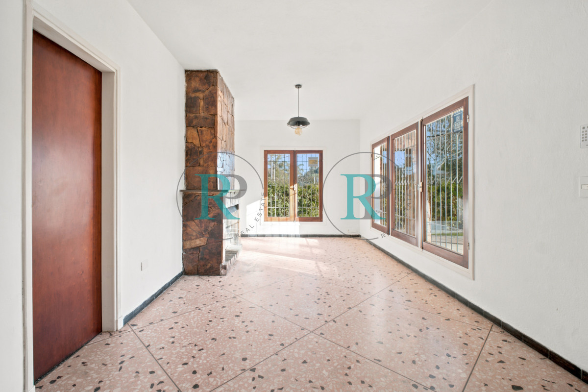 Casa ID.2730 - Venta Casa de 2 dormitorios cerca de playa mansa y servicios. 