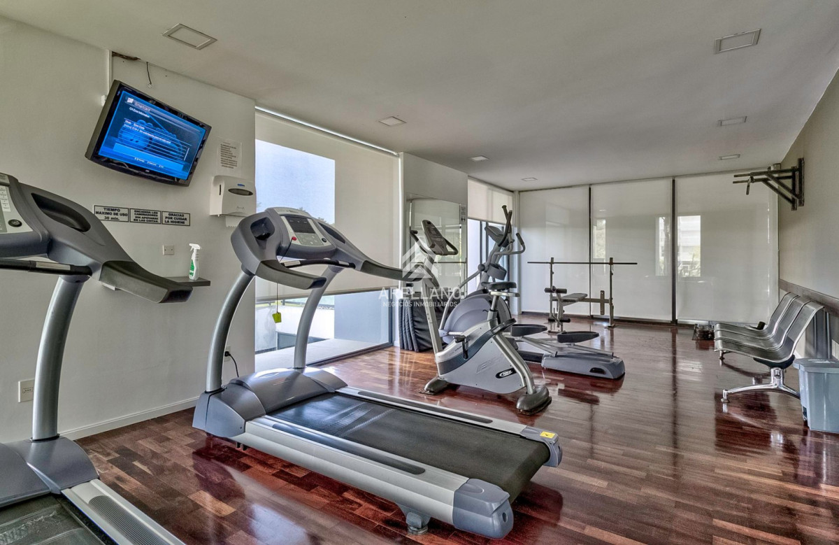 Apartamento ID.6061 - Venta Apartamento 3 dormitorios y vista parcial a la playa.