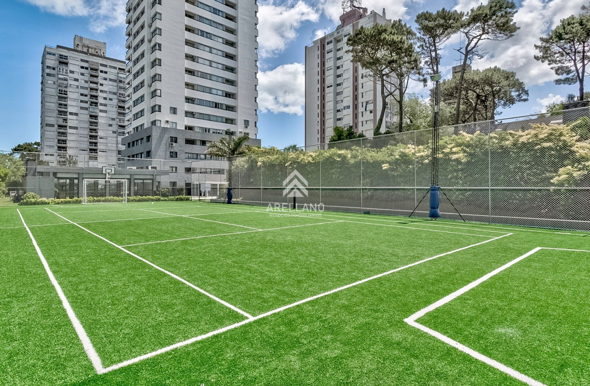 Apartamento ID.6061 - Venta Apartamento 3 dormitorios y vista parcial a la playa.