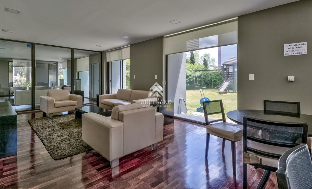 Apartamento ID.6061 - Venta Apartamento 3 dormitorios y vista parcial a la playa.