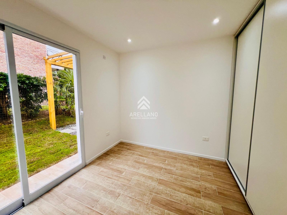 Casa ID.5541 - Venta Casa de 3 dormitorios Ph a estrenar en Jardines de Cordoba