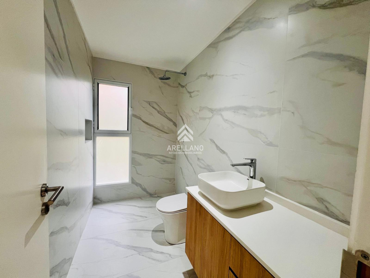 Casa ID.5541 - Venta Casa de 3 dormitorios Ph a estrenar en Jardines de Cordoba