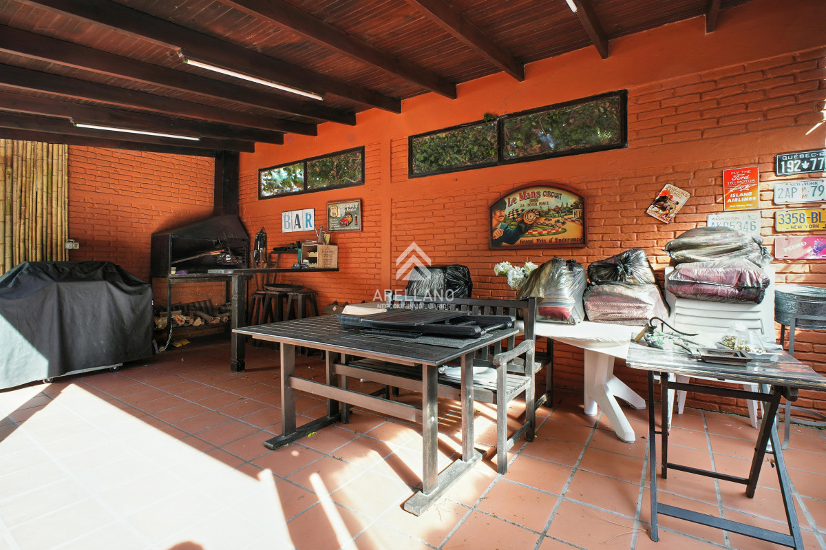 Casa ID.5336 - Casa 4 dorm 5 baños en al mansa, Punta del Este. Ubicación privilegiada