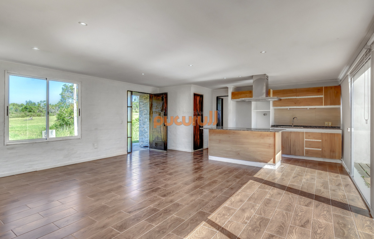 Casa ID.2599 - Venta Casa en barrio privado en Punta Ballena, 3 dormitorios.