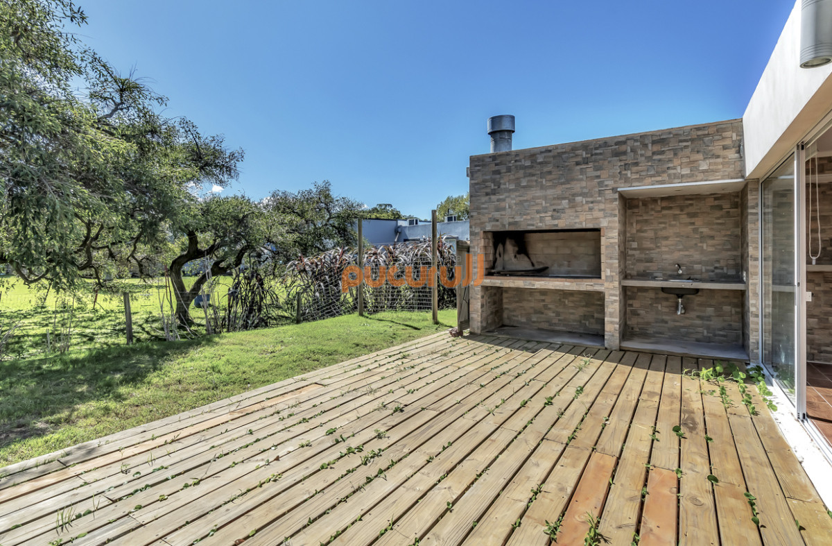 Casa ID.2599 - Venta Casa en barrio privado en Punta Ballena, 3 dormitorios.