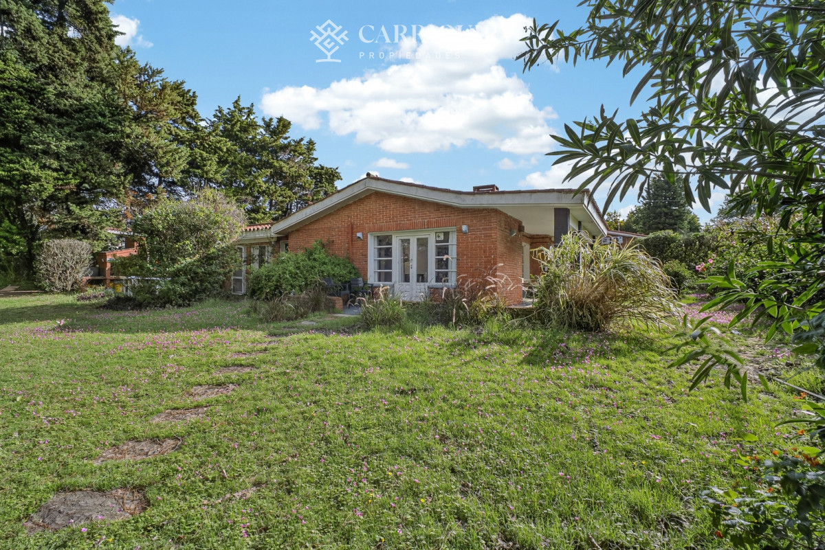 Casa ID.9981 - Casa en venta zona residencial de colegios Cantegril Punta del Este